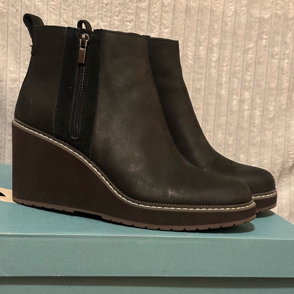 Toms Black Wedge Ankle Boots - Picture 5 of 7